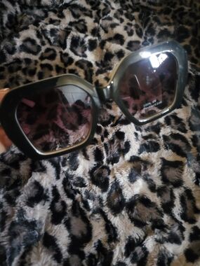 a new day Black Oversized Square Sunglasses